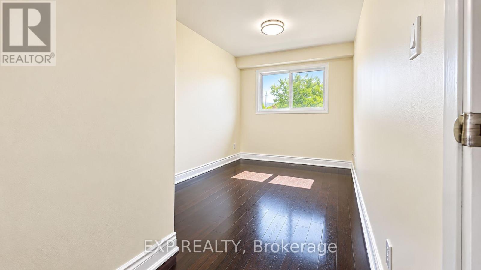 3425 Laddie Crescent, Mississauga, Ontario  L4T 1N2 - Photo 17 - W13798338