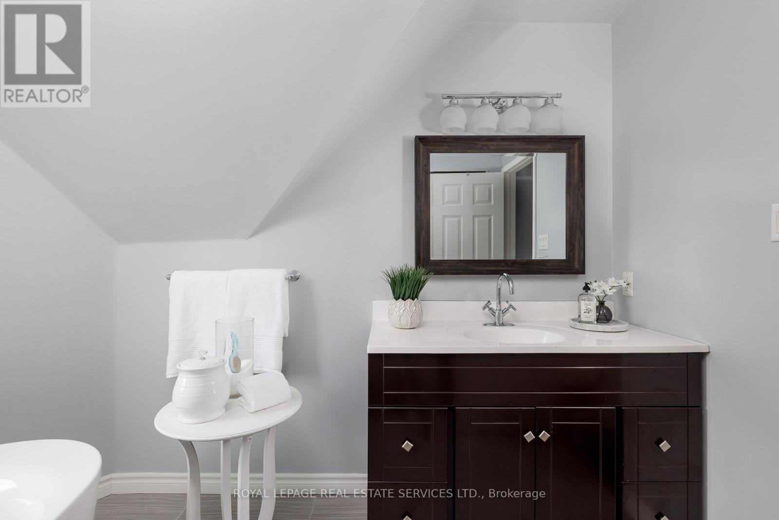 184 Gatwick Drive, Oakville, Ontario  L6H 6N1 - Photo 24 - W13768354