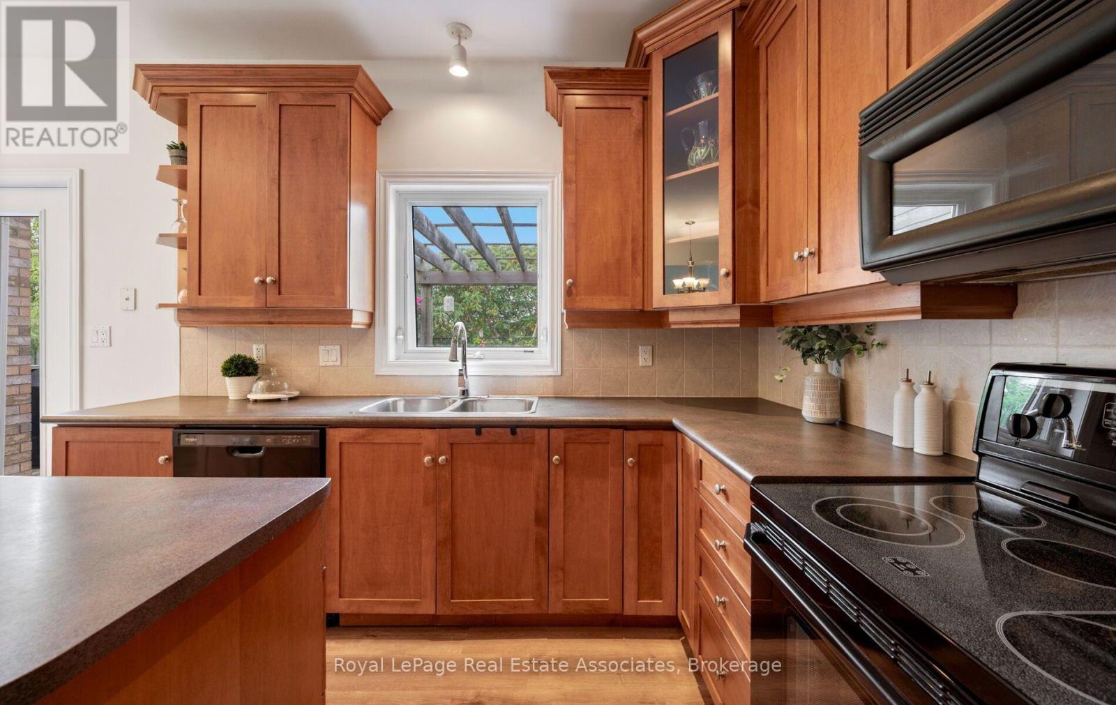 17 Nelles Street, Halton Hills, Ontario  L7J 2Y7 - Photo 24 - W13797958