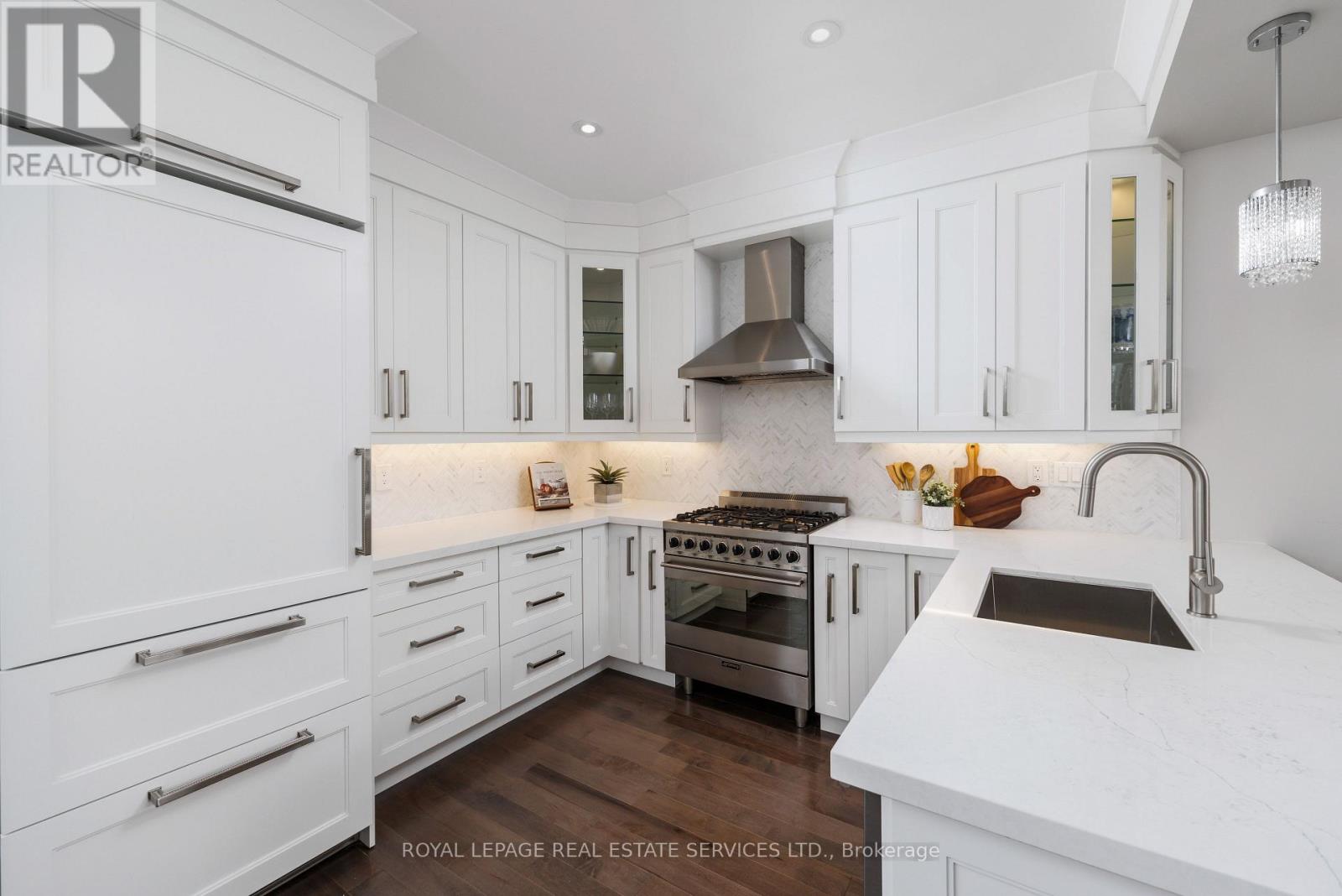 184 Gatwick Drive, Oakville, Ontario  L6H 6N1 - Photo 7 - W13768354