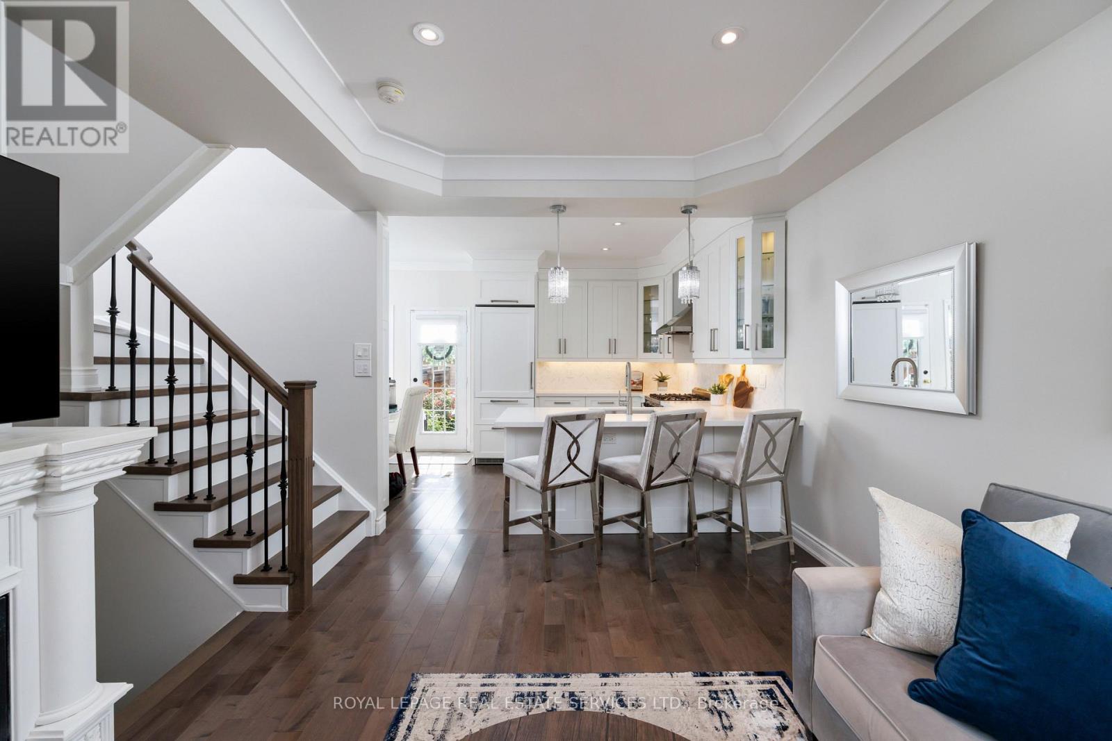 184 Gatwick Drive, Oakville, Ontario  L6H 6N1 - Photo 5 - W13768354