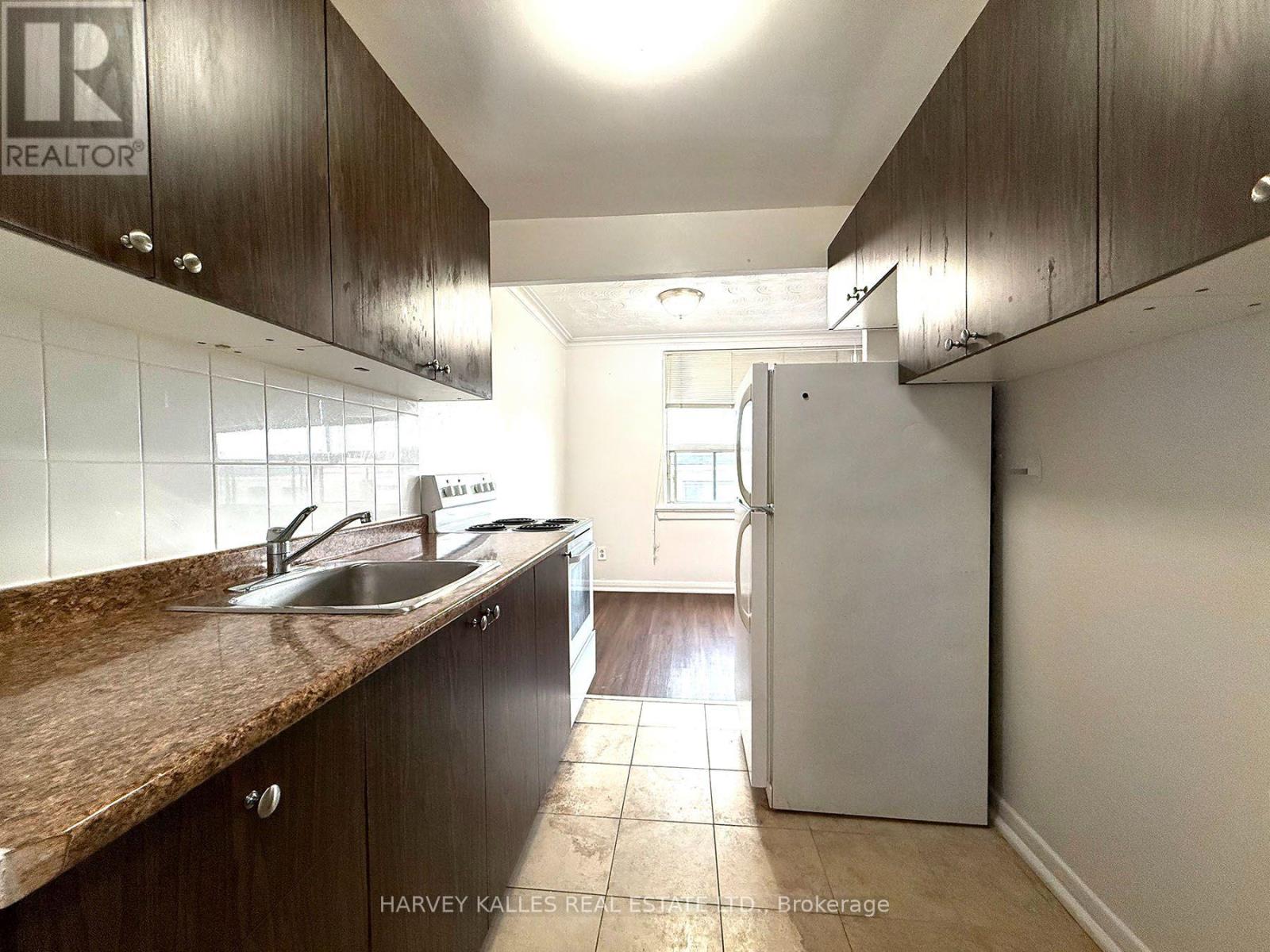 402 - 1490 Eglinton Avenue W, Toronto, Ontario  M6E 2G5 - Photo 6 - W13798440