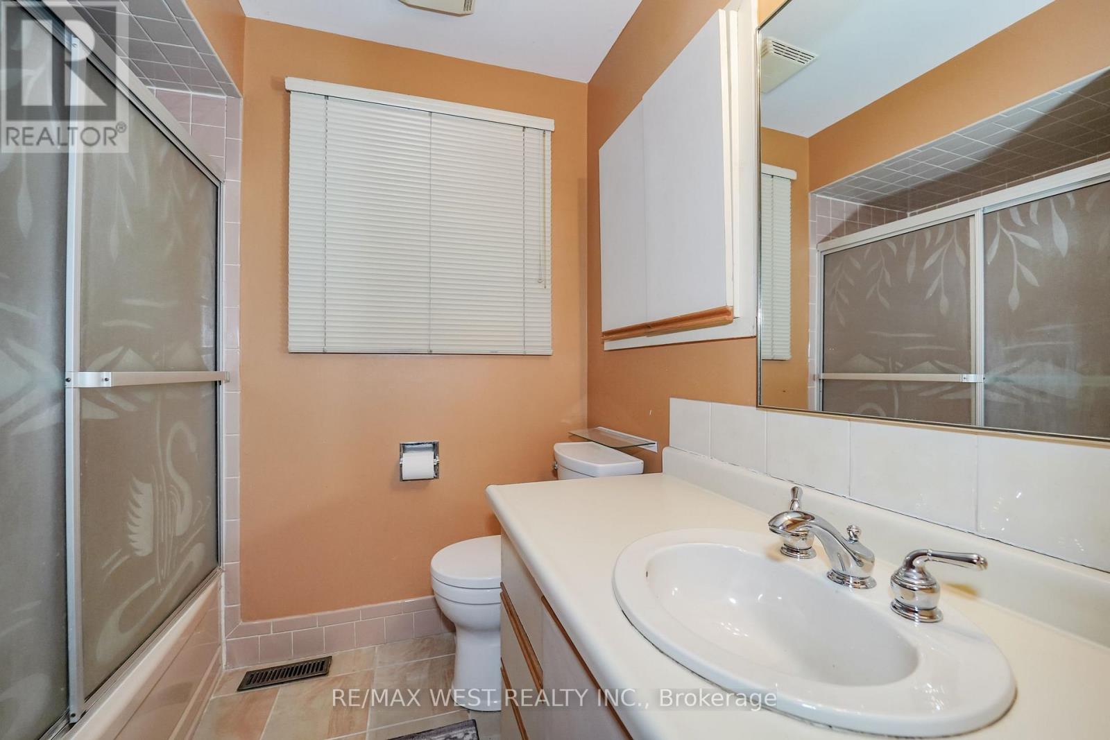 16 Opal Court, Toronto, Ontario  M9V 3N3 - Photo 8 - W13798468