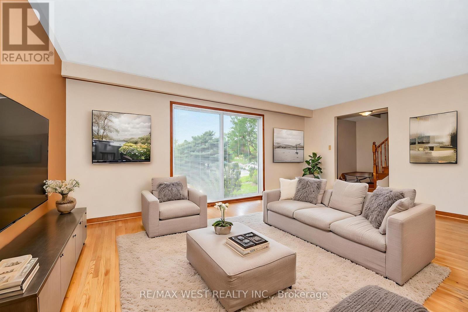 16 Opal Court, Toronto, Ontario  M9V 3N3 - Photo 3 - W13798468