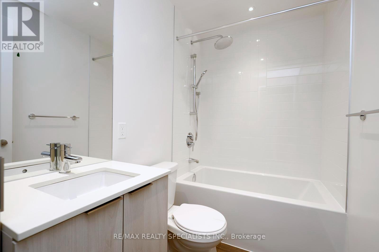 3804 - 448 Burnhamthorpe Road W, Mississauga, Ontario  L5B 0R4 - Photo 7 - W13798482