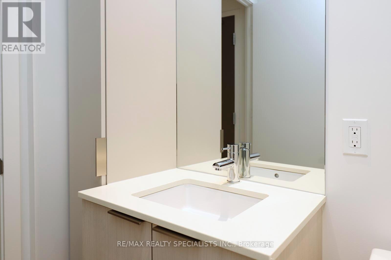 3804 - 448 Burnhamthorpe Road W, Mississauga, Ontario  L5B 0R4 - Photo 10 - W13798482
