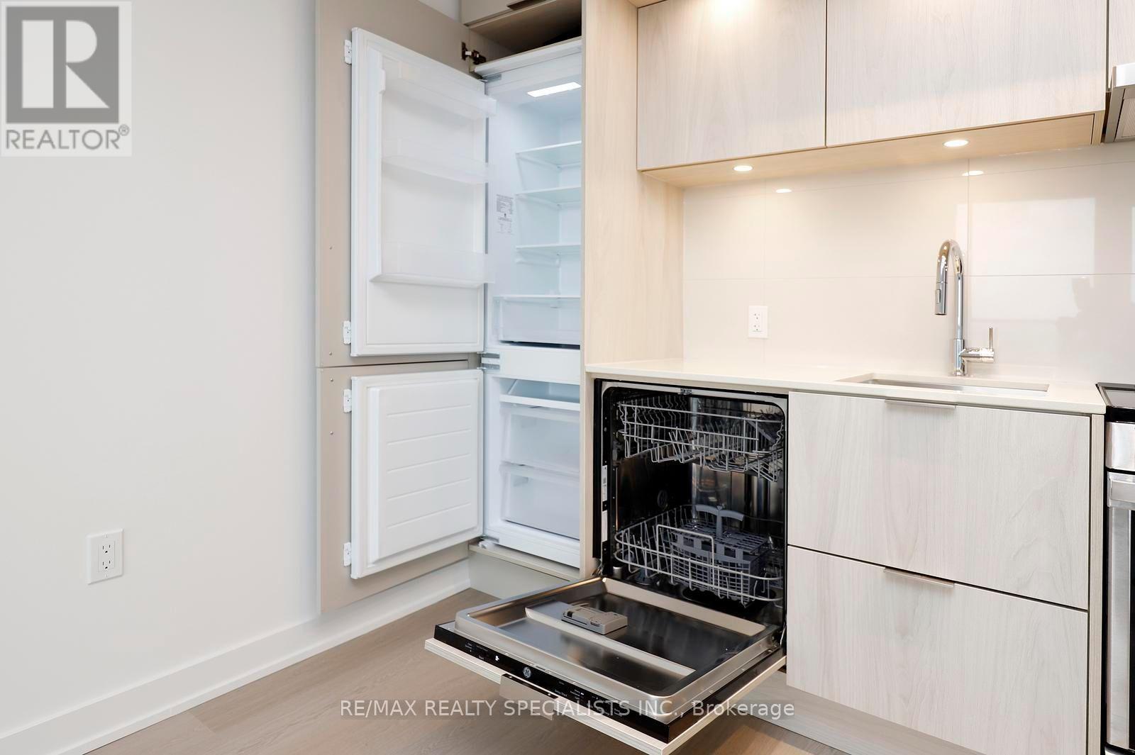 3804 - 448 Burnhamthorpe Road W, Mississauga, Ontario  L5B 0R4 - Photo 21 - W13798482