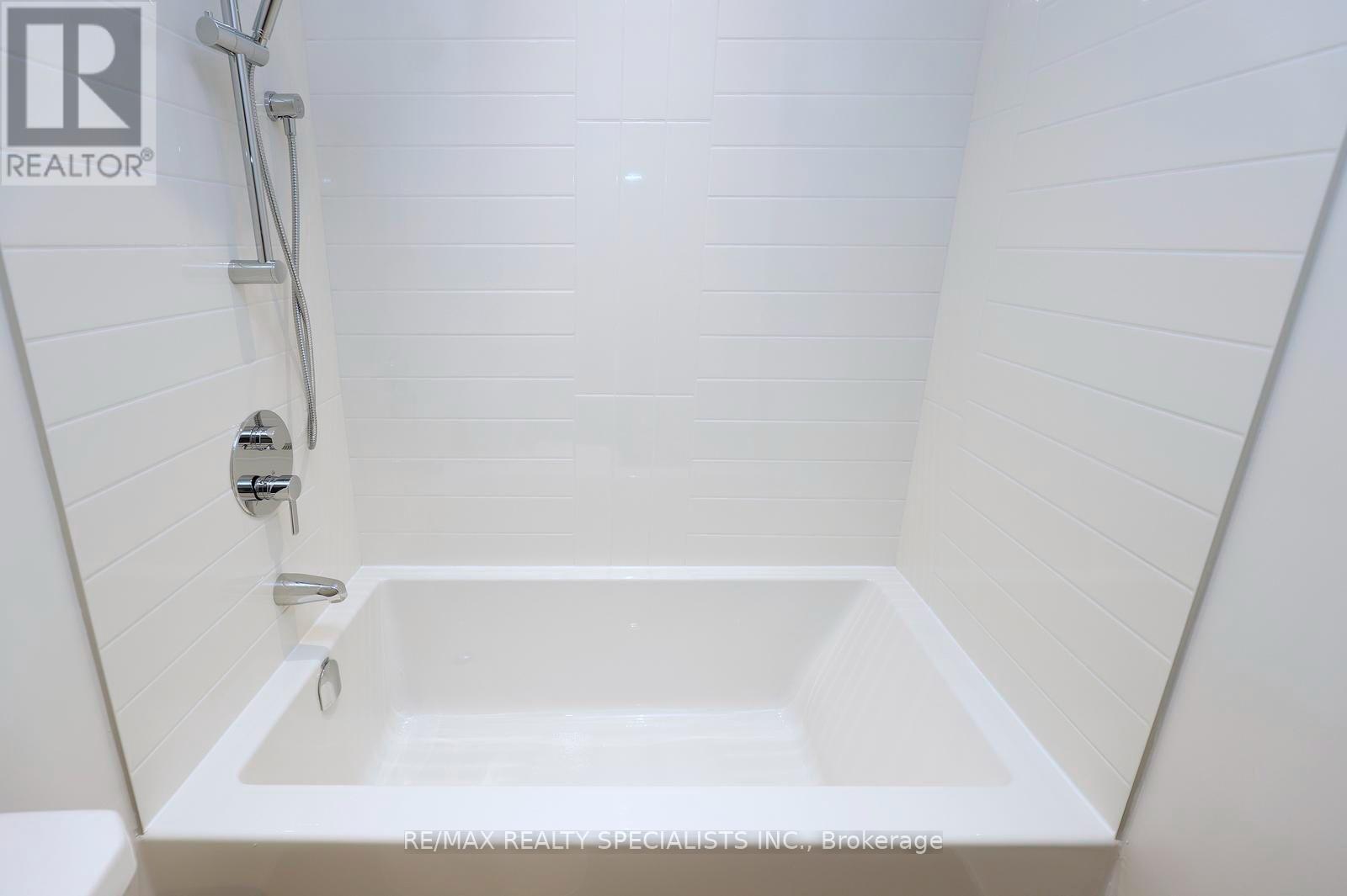 3804 - 448 Burnhamthorpe Road W, Mississauga, Ontario  L5B 0R4 - Photo 8 - W13798482