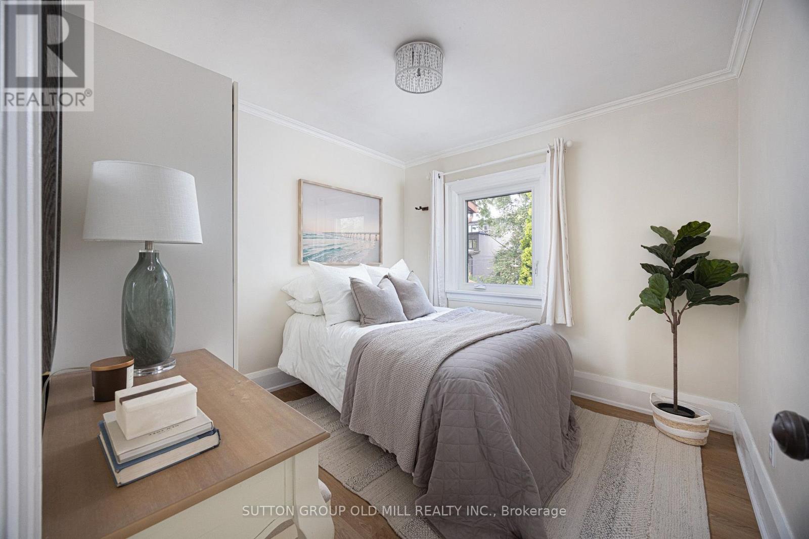 24 Harshaw Avenue, Toronto, Ontario  M6S 1Y1 - Photo 11 - W13798806