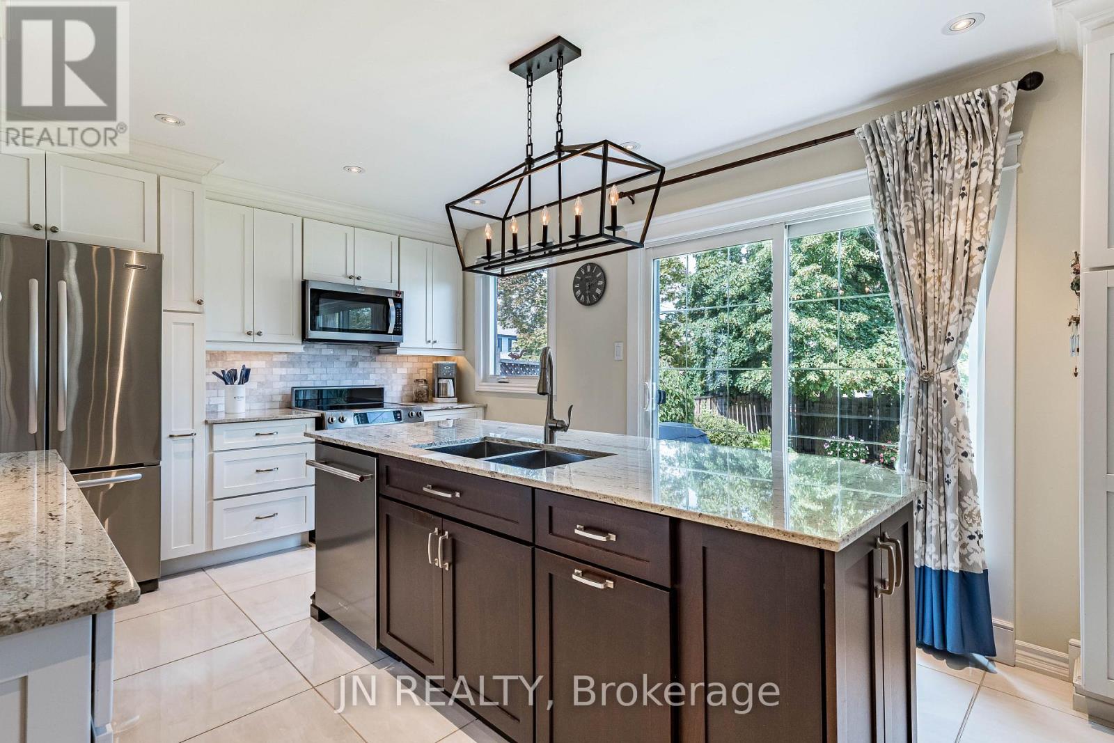 2 Nimrod Crescent, Brampton, Ontario  L6S 4T8 - Photo 16 - W13798512