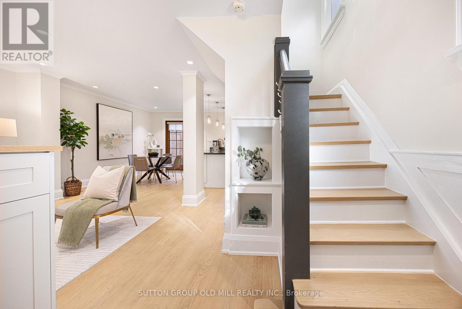 24 Harshaw Avenue, Toronto, Ontario  M6S 1Y1 - Photo 2 - W13798806