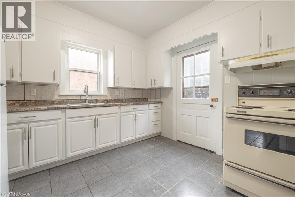 177 Regina Street N, Waterloo, Ontario  N2J 3B4 - Photo 5 - 40859688