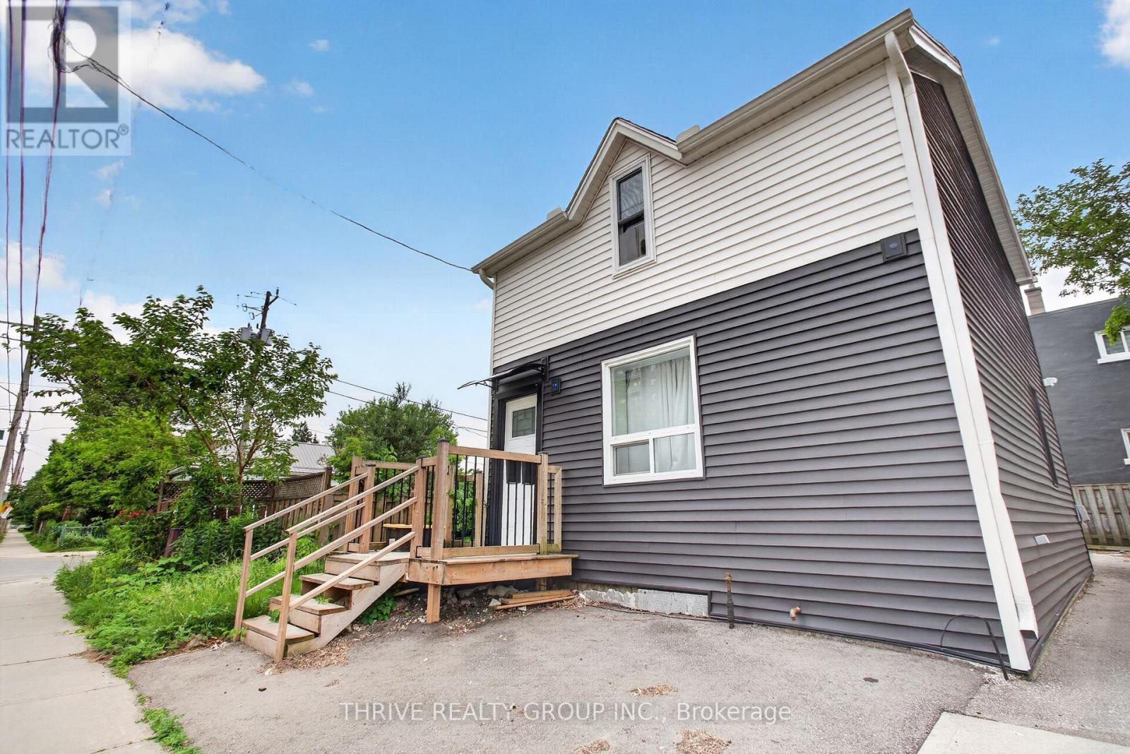 UPPER - 211 CLARENCE STREET, London East, Ontario