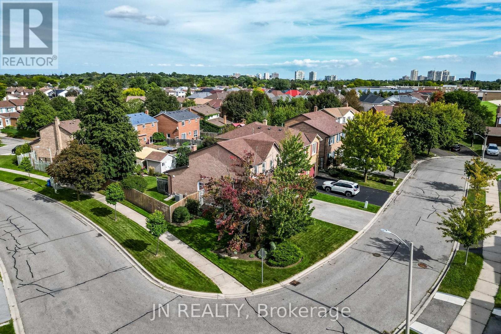 2 Nimrod Crescent, Brampton, Ontario  L6S 4T8 - Photo 3 - W13798512