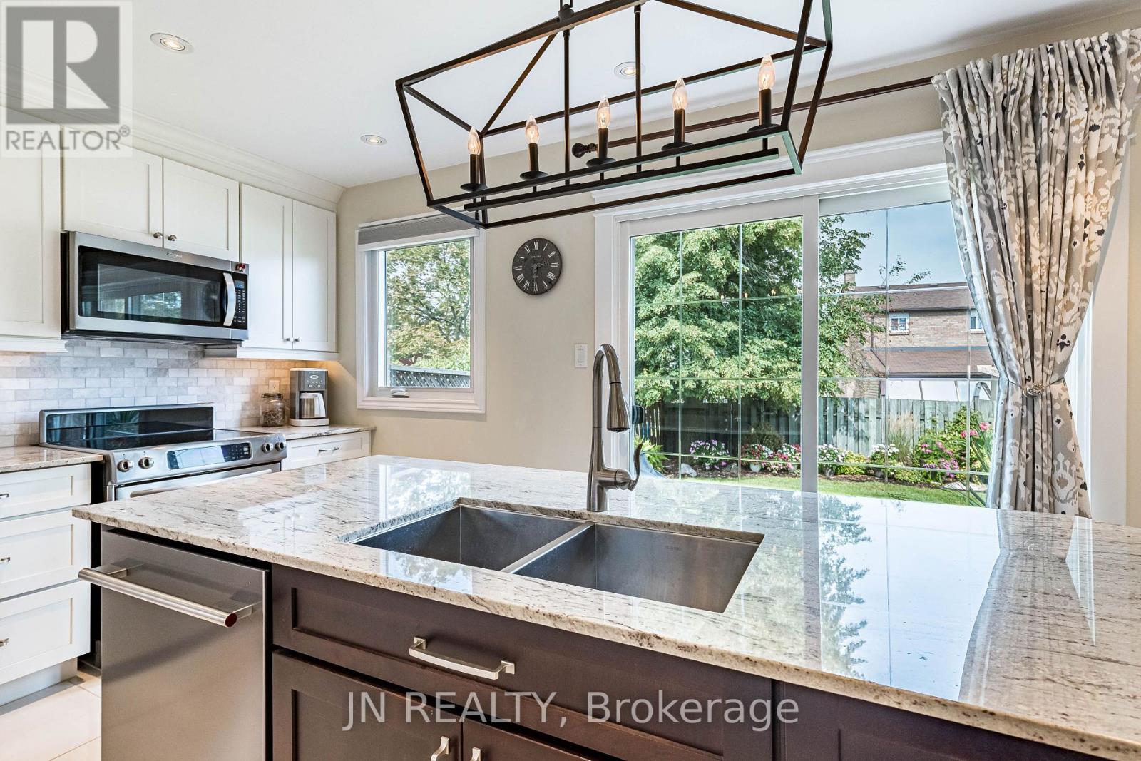 2 Nimrod Crescent, Brampton, Ontario  L6S 4T8 - Photo 18 - W13798512