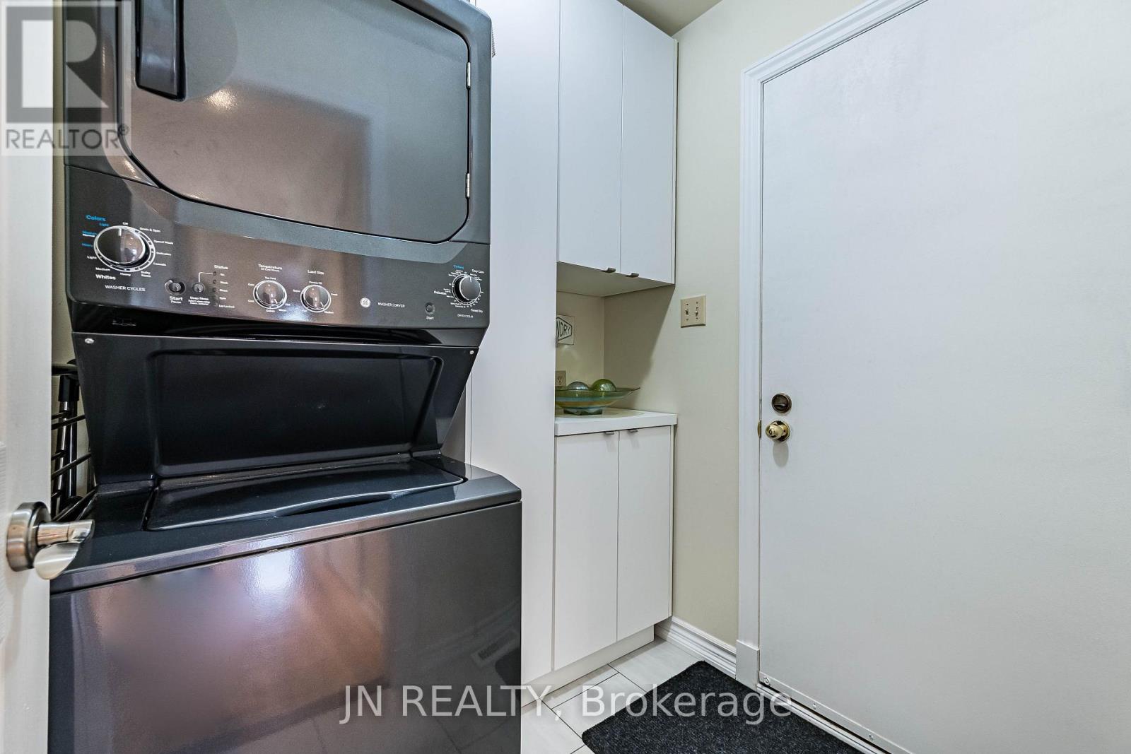 2 Nimrod Crescent, Brampton, Ontario  L6S 4T8 - Photo 25 - W13798512