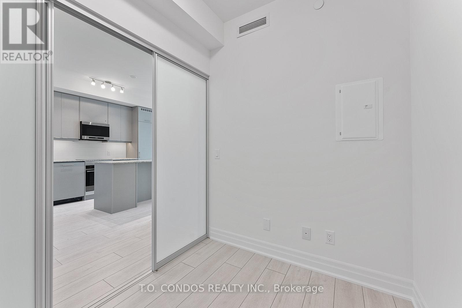 505 - 30 Elm Drive W, Mississauga, Ontario  L5B 1L9 - Photo 7 - W13798496