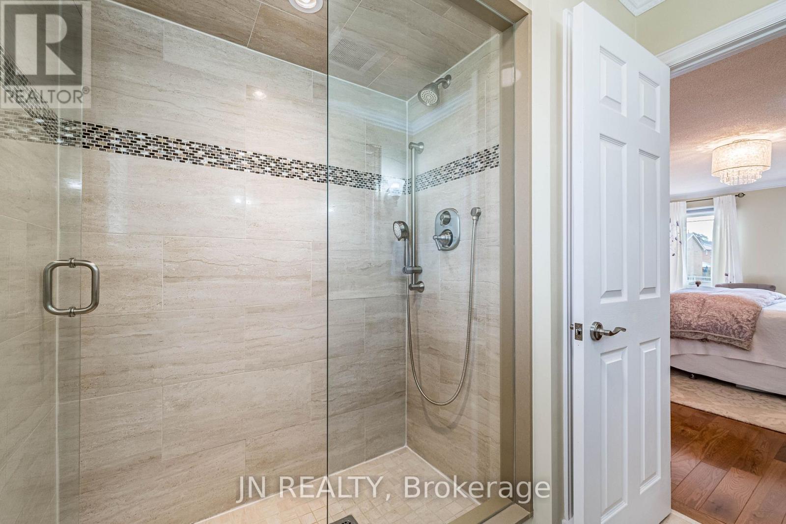 2 Nimrod Crescent, Brampton, Ontario  L6S 4T8 - Photo 33 - W13798512