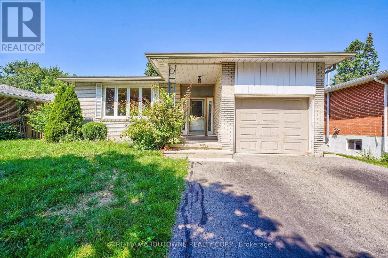 Upper - 4395 Longmoor Drive, Burlington, Ontario  L7L 1X8 - Photo 4 - W13798628