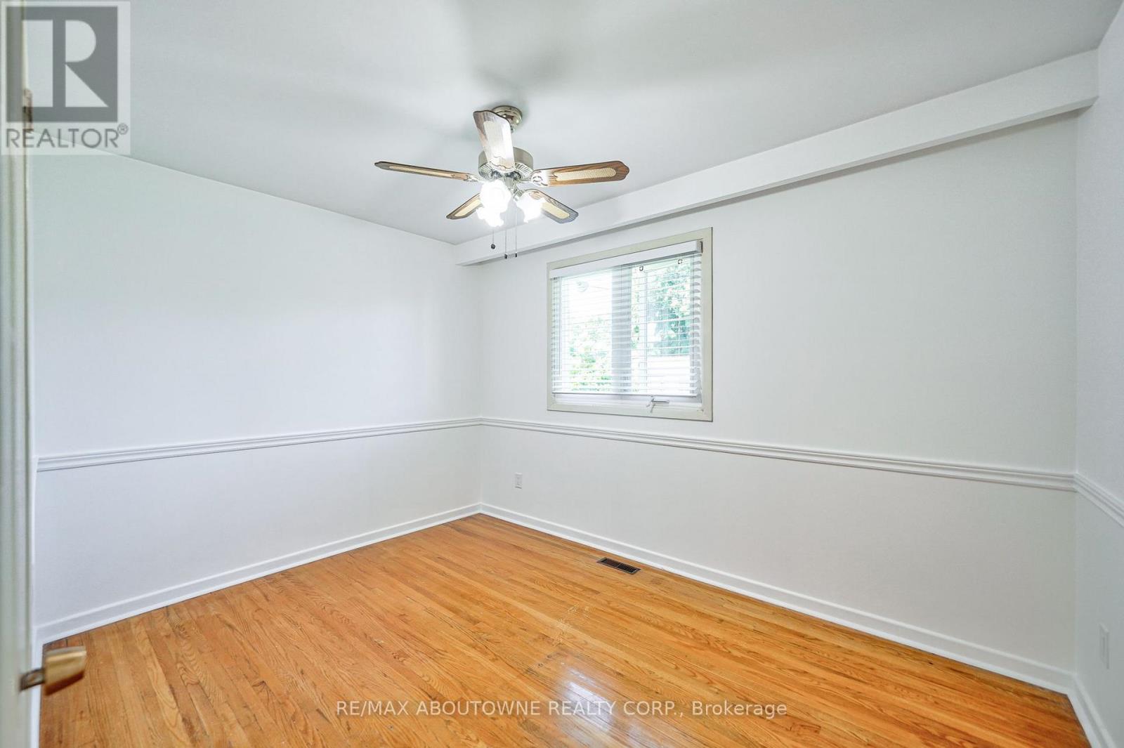Upper - 4395 Longmoor Drive, Burlington, Ontario  L7L 1X8 - Photo 26 - W13798628