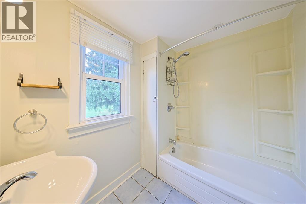 974 London Road, Sarnia, Ontario  N7S 1N7 - Photo 10 - 26023016