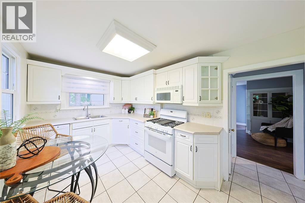 974 London Road, Sarnia, Ontario  N7S 1N7 - Photo 17 - 26023016