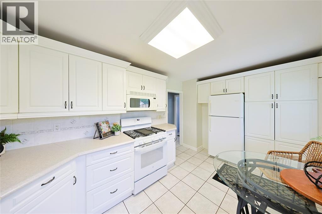974 London Road, Sarnia, Ontario  N7S 1N7 - Photo 18 - 26023016