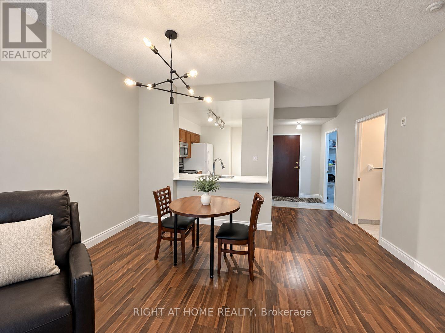 308 - 2511 Bloor Street W, Toronto, Ontario  M6S 5A6 - Photo 4 - W13798652