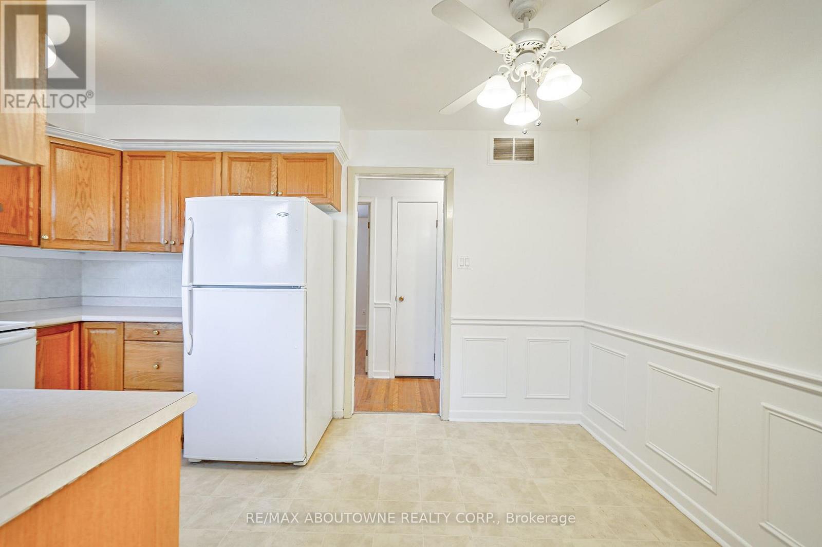 Upper - 4395 Longmoor Drive, Burlington, Ontario  L7L 1X8 - Photo 15 - W13798628