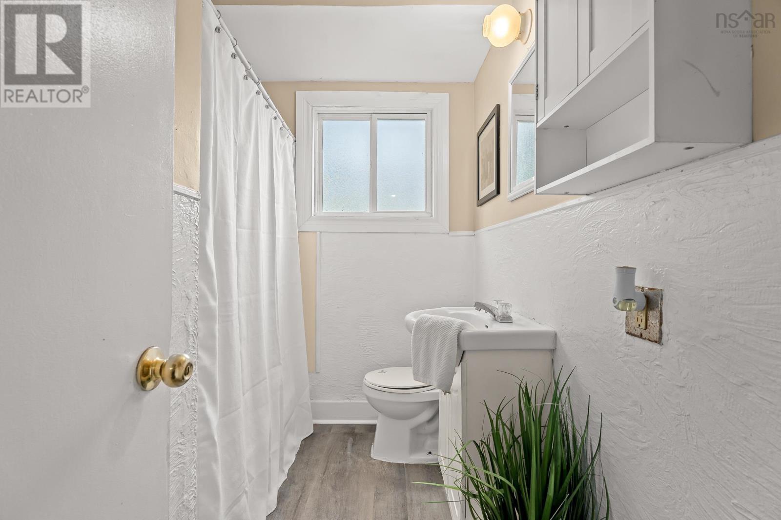 8 Rosedale Drive photo 31