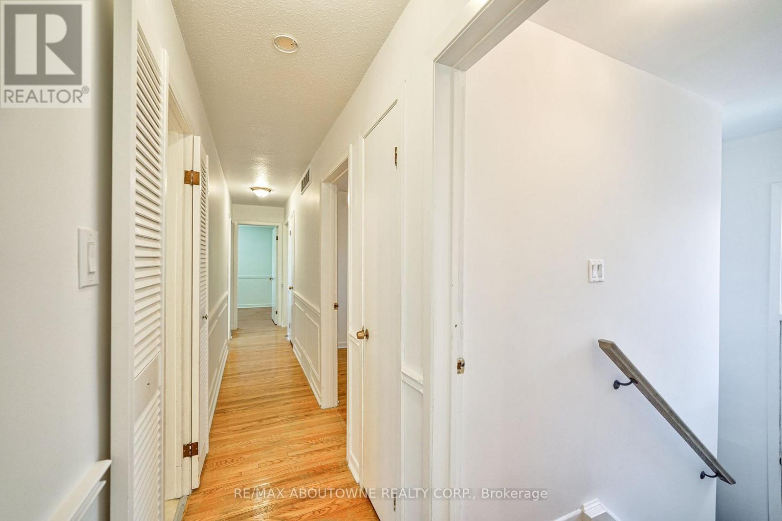 Upper - 4395 Longmoor Drive, Burlington, Ontario  L7L 1X8 - Photo 19 - W13798628