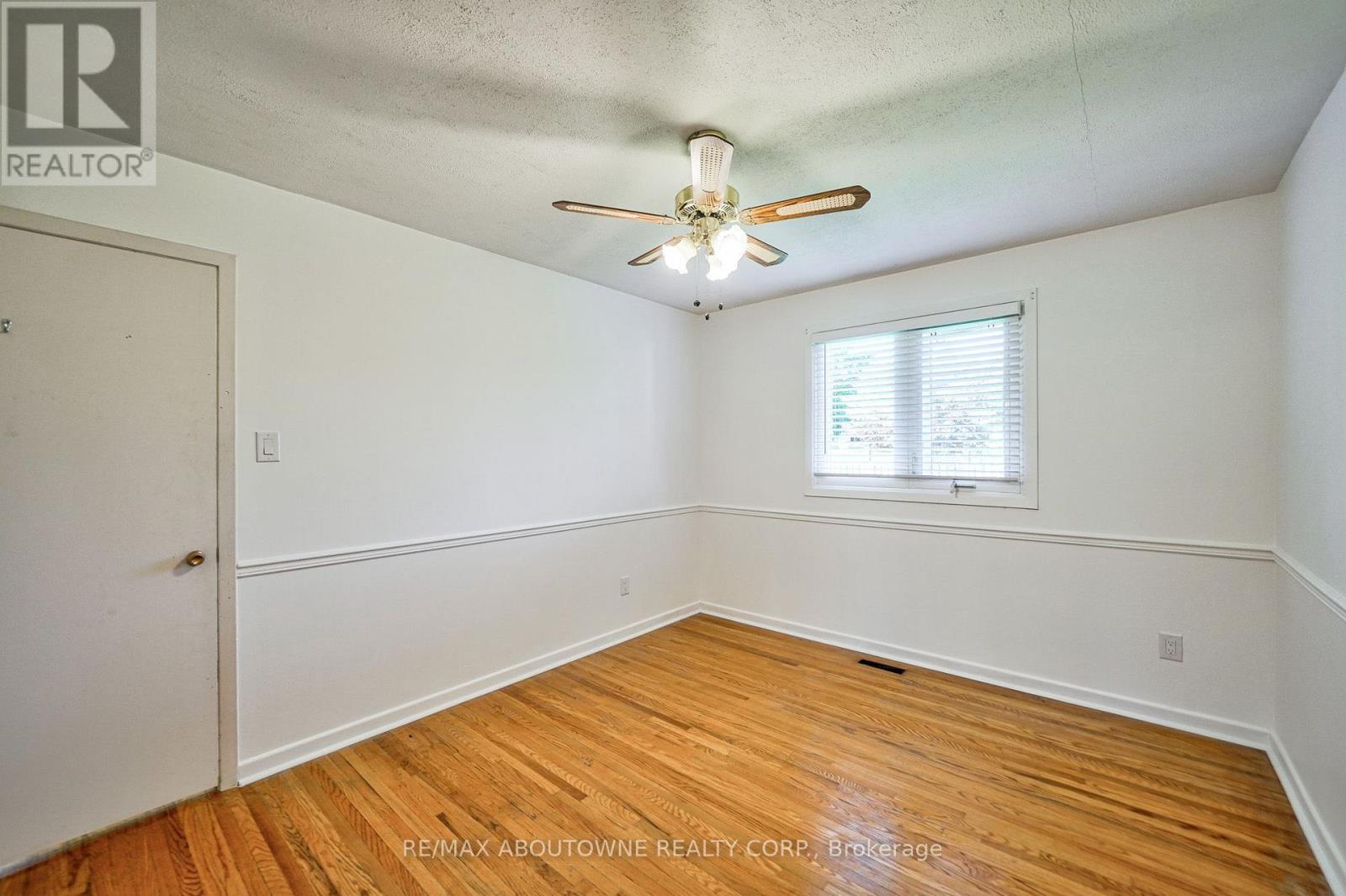 Upper - 4395 Longmoor Drive, Burlington, Ontario  L7L 1X8 - Photo 29 - W13798628