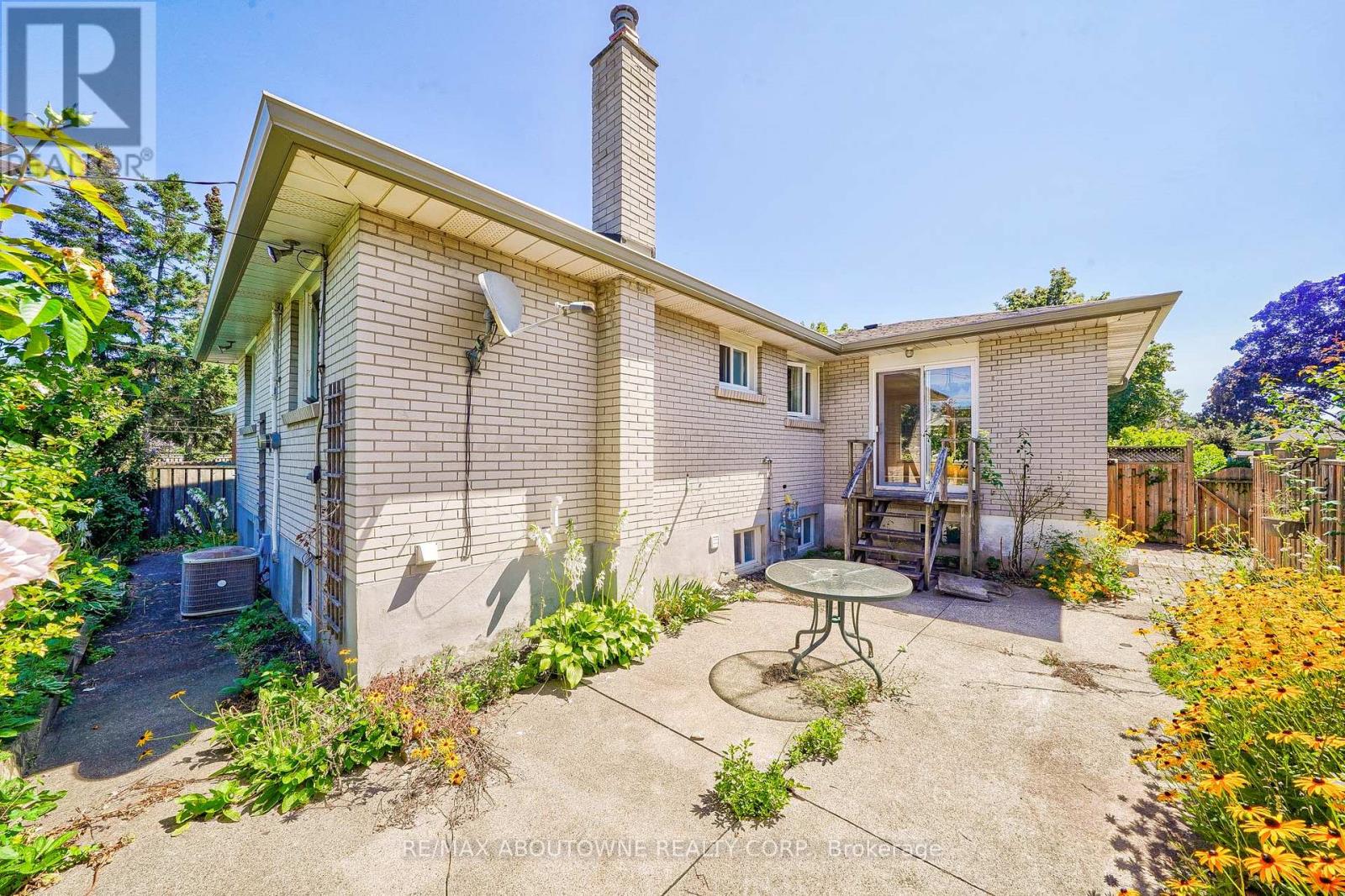 Upper - 4395 Longmoor Drive, Burlington, Ontario  L7L 1X8 - Photo 36 - W13798628