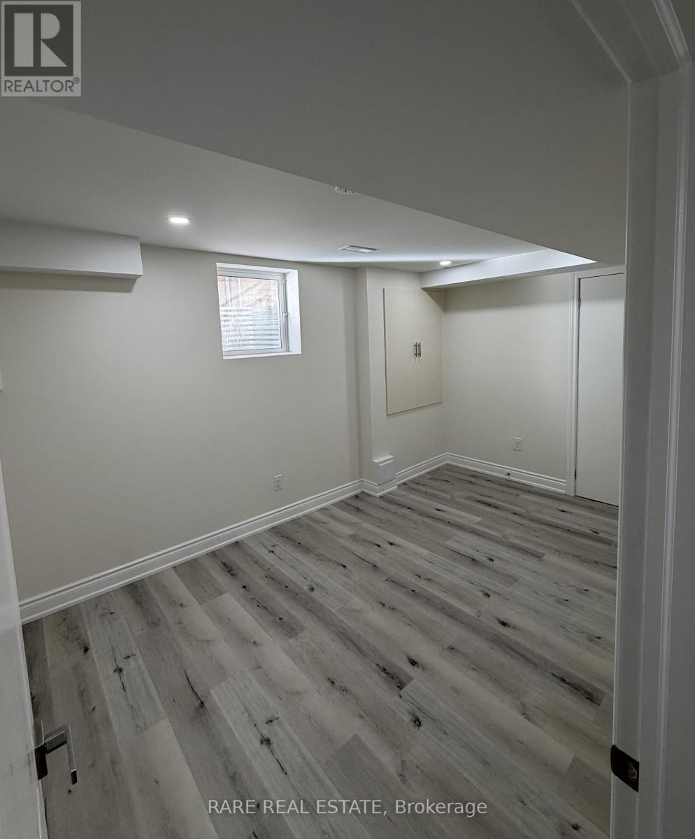 Lower - 6 Country Ridge Court, Brampton, Ontario  L6P 3S2 - Photo 3 - W13798694