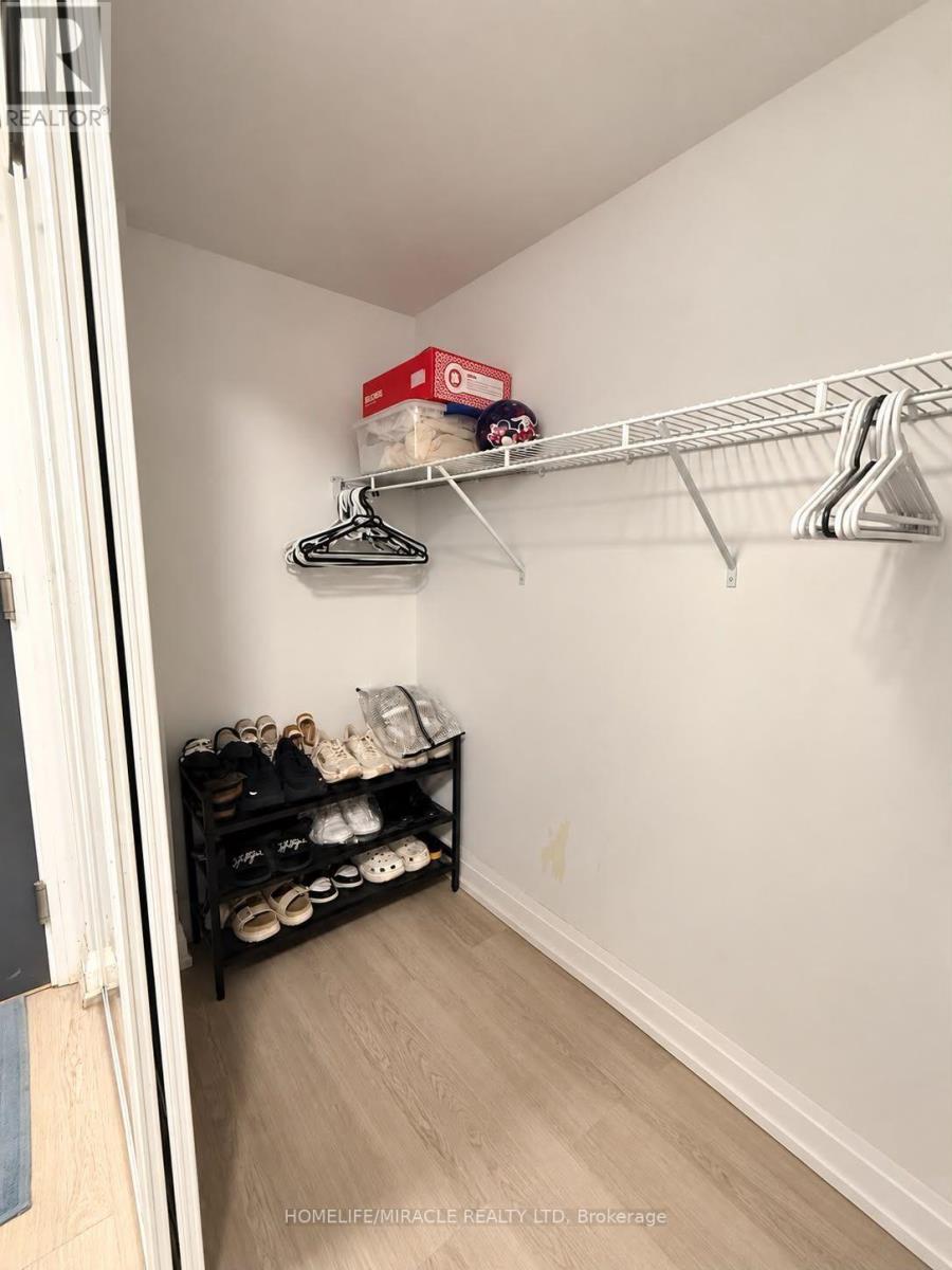 360 - 75 Attmar Drive, Brampton, Ontario  L6P 0Y6 - Photo 7 - W13798684