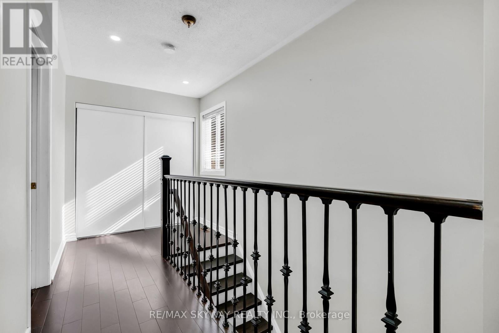 6214 Miriam Way, Mississauga, Ontario  L5N 8J6 - Photo 25 - W13798770