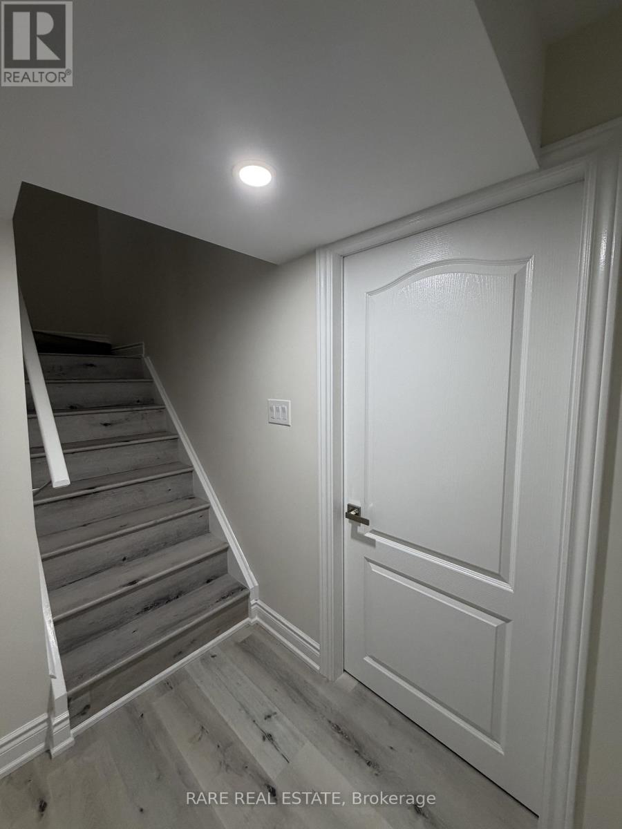 Lower - 6 Country Ridge Court, Brampton, Ontario  L6P 3S2 - Photo 8 - W13798694
