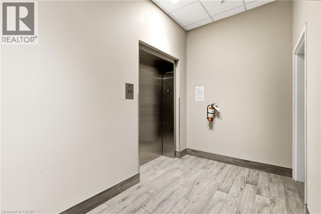 170 Rockhaven Lane Unit# 321, Waterdown, Ontario  L8B 1B5 - Photo 35 - 40862434