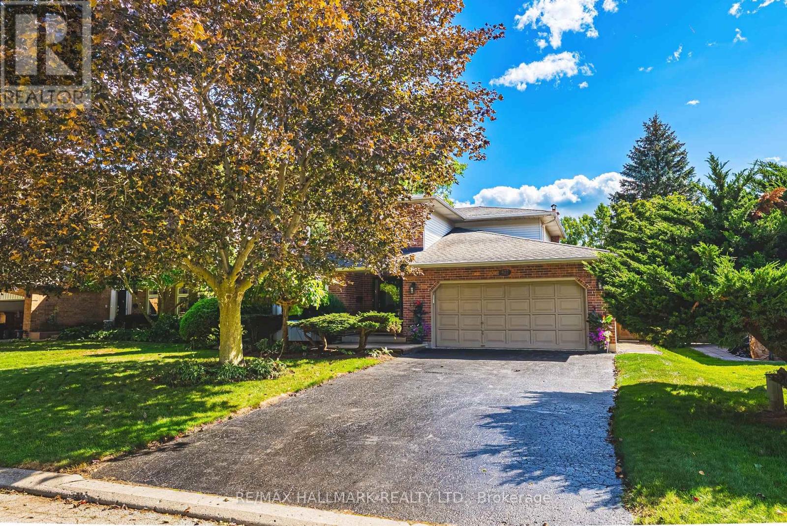 427 Melanie Crescent, Hamilton, Ontario  L9G 4B1 - Photo 1 - X13798370