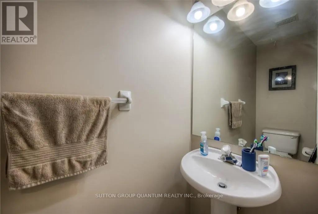 99 Foxborough Drive, Hamilton, Ontario  L9G 4Z1 - Photo 6 - X13798386