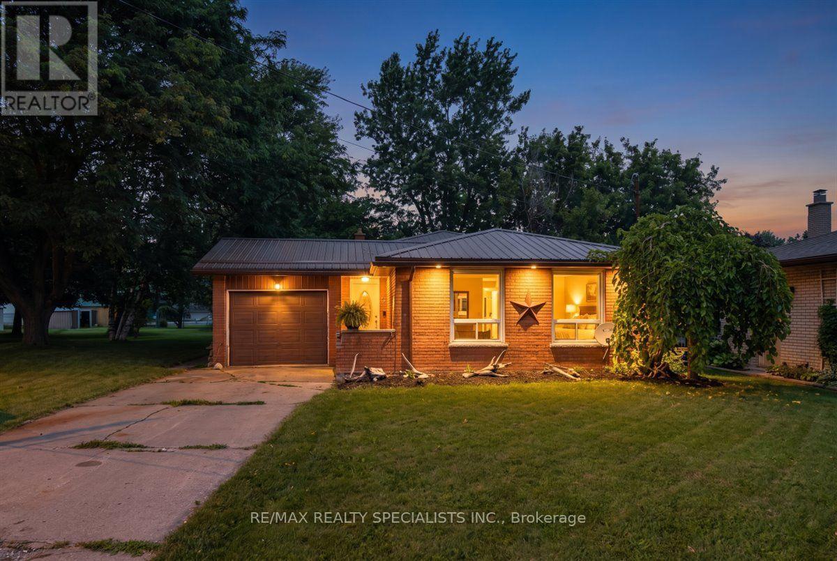 12 Wardell Crescent, Haldimand, Ontario  N0A 1H0 - Photo 1 - X13798446