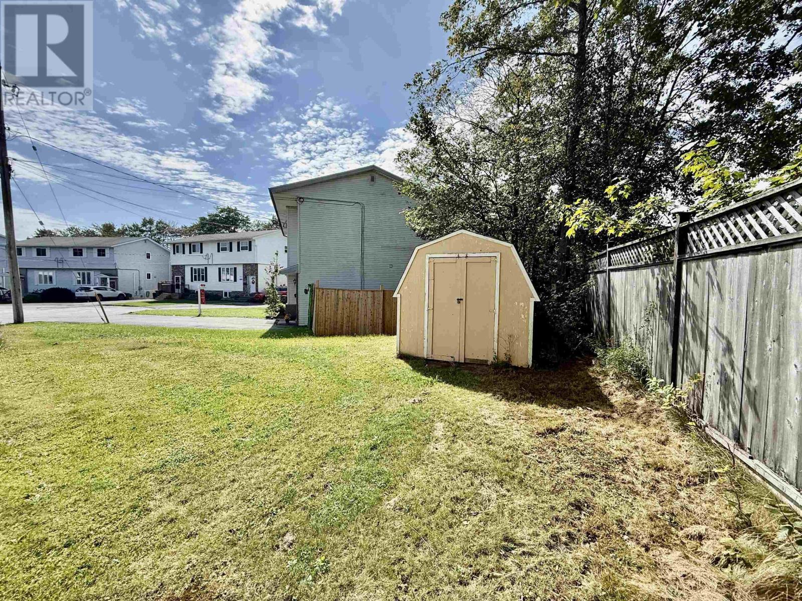 27 Malik Court photo 33