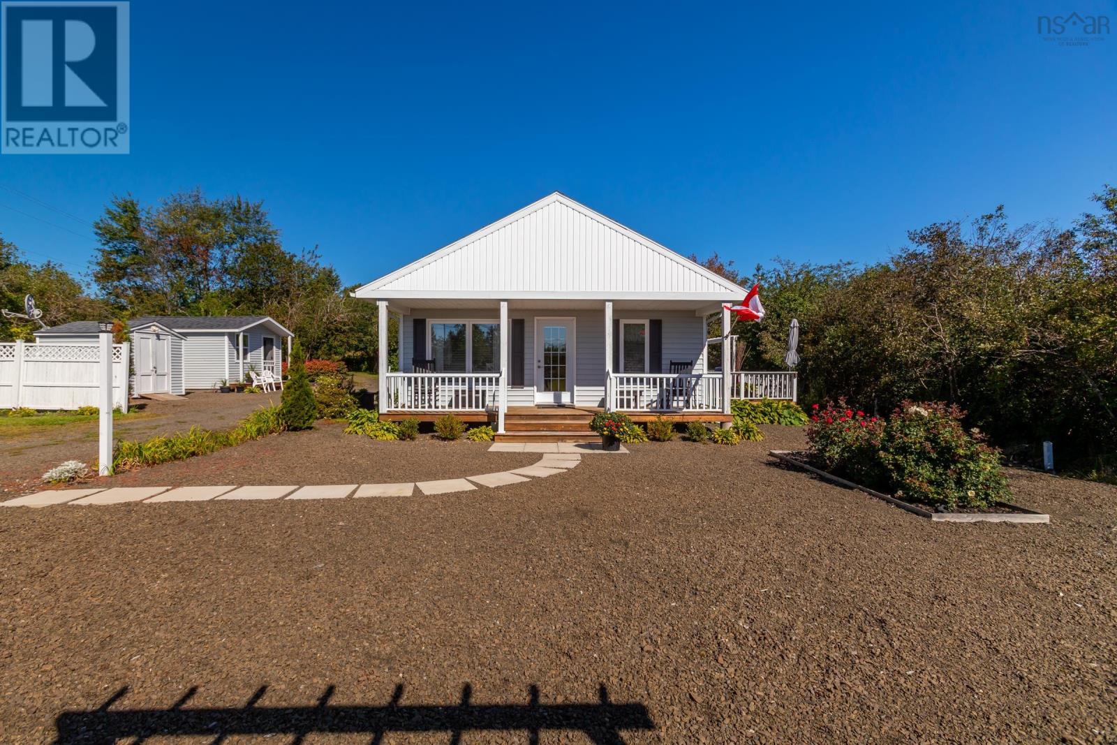 18 Parker Mountain Road photo 2