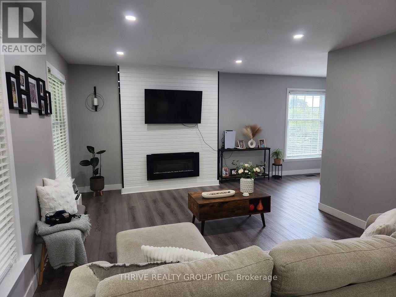 Upper - 1 Sutton Place, London North, Ontario N6H 3V2 - Photo 5 - X13802890