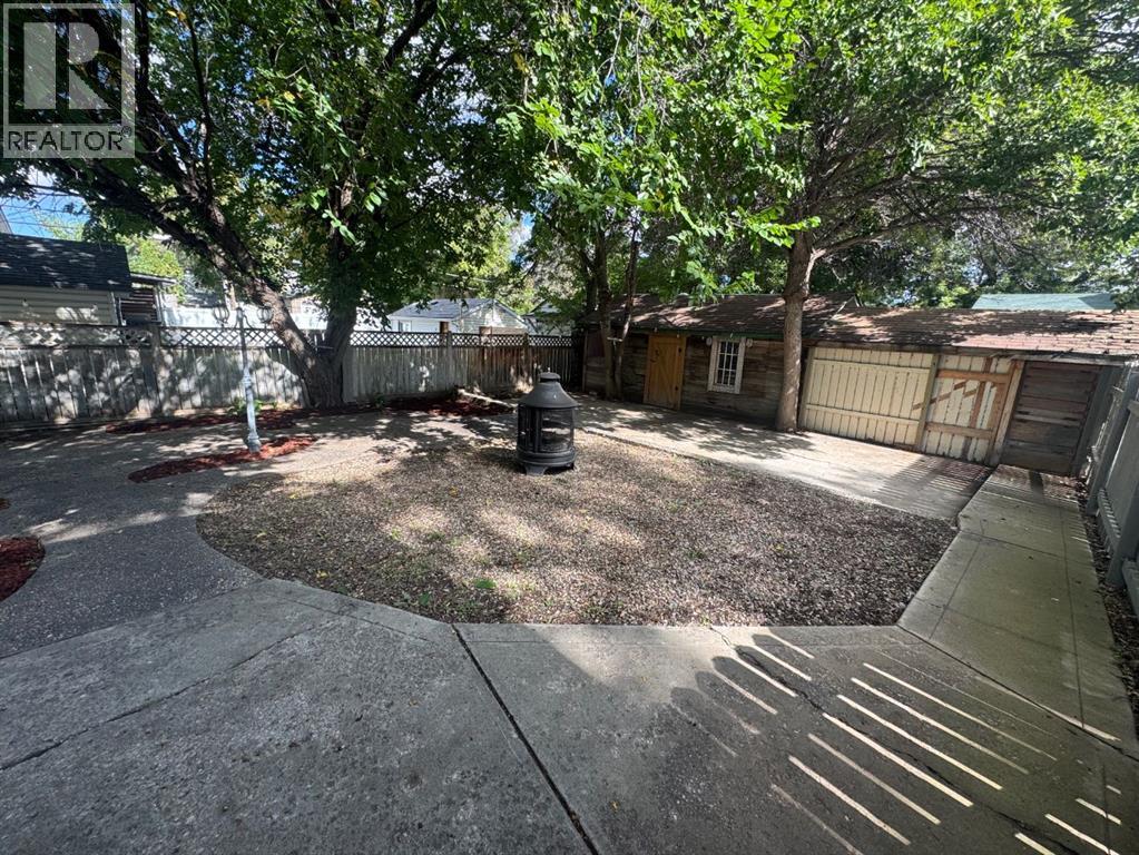 804 8 Street SE photo 20