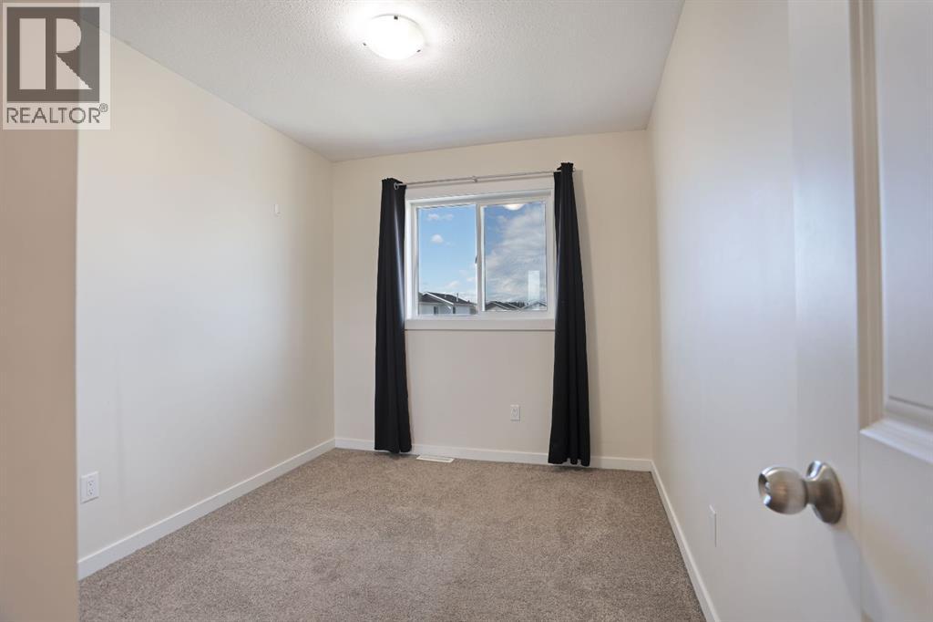 347 17 Street E photo 28