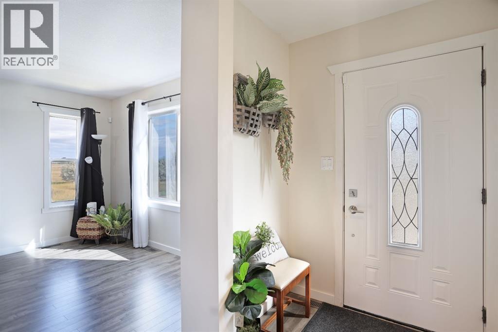 347 17 Street E photo 5