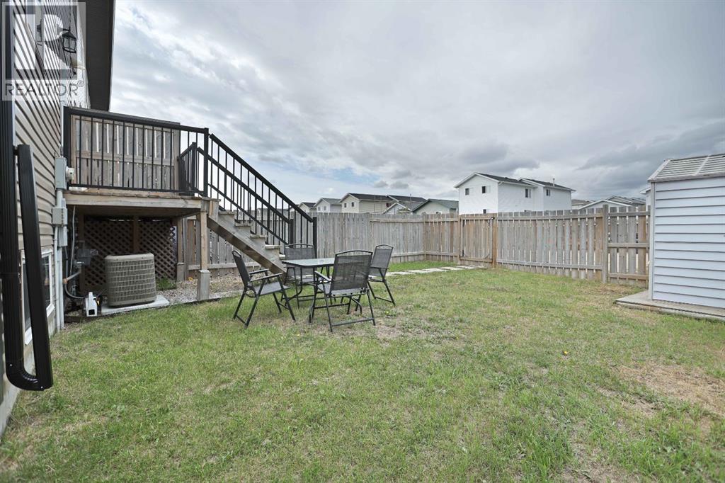 347 17 Street E photo 45
