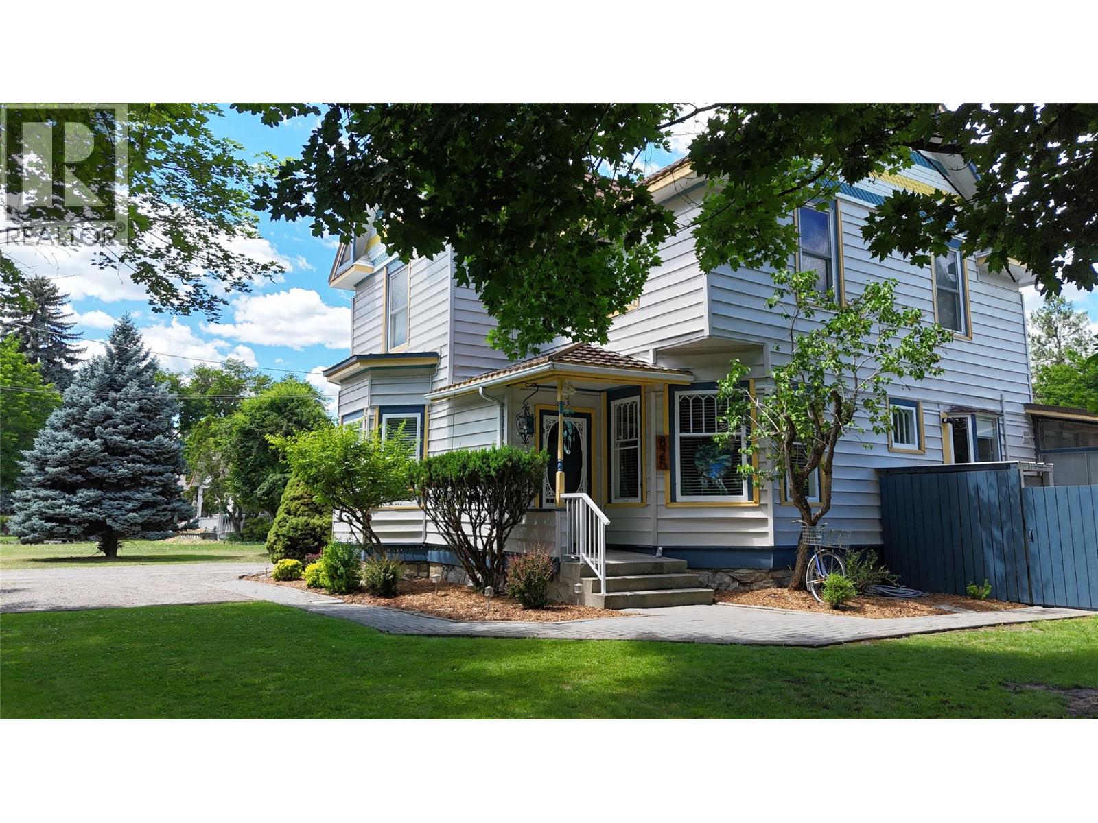 825 Central Avenue, Grand Forks, British Columbia  V0H 1H0 - Photo 25 - 10392267