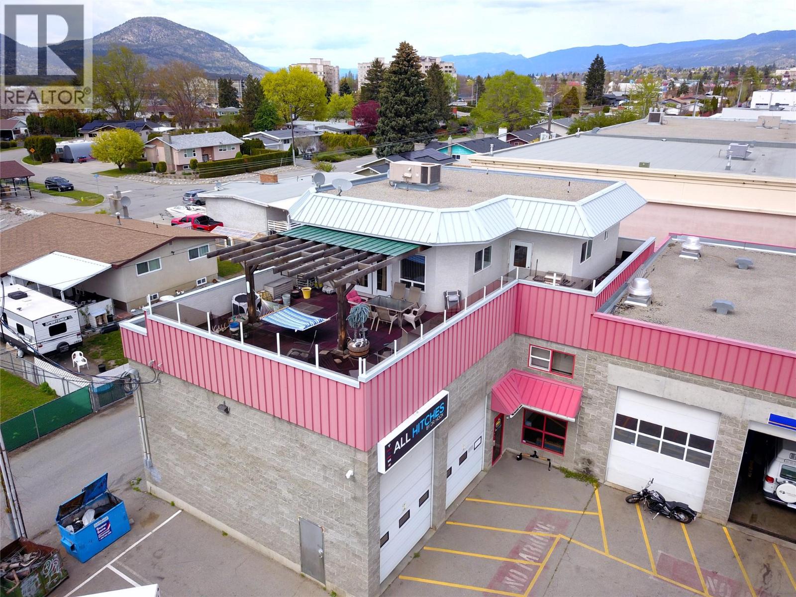 2595 Skaha Lake Road Penticton Photo 4